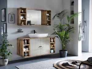 Masivní sestava koupelnového nábytku Dingle III z recyklované borovice a MDF, lakovaná, přírodní a šedá