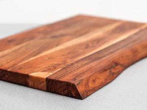 Prkénko na krájení dřevěné akácie 40x25x3 cm